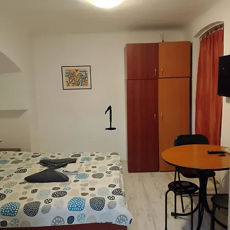 Apartment In Historic Center Brasov